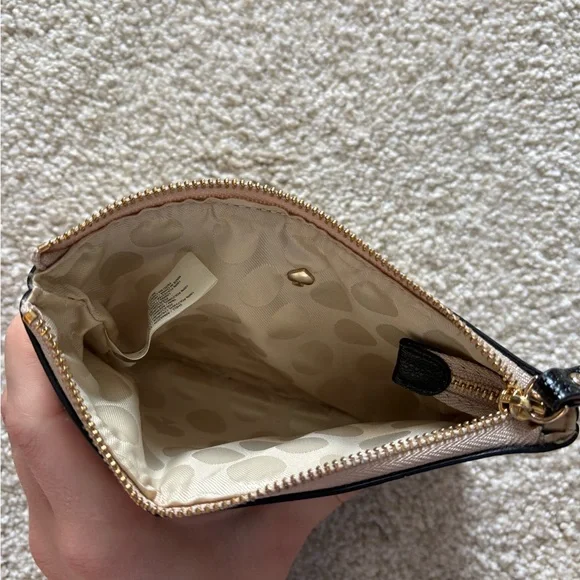 Kate Spade polka dot wristlet wallet - Picture 4 of 4